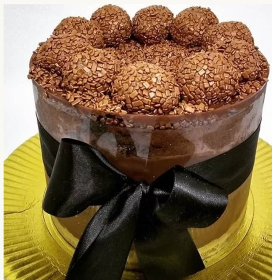 chocolate truffle cake(Bolo de brigaderio)